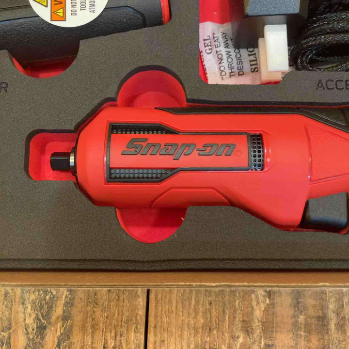 【未使用品】スナップオン1/4 ナノアクセスツールキット (小型充電式ドライバー2種セット)CTNN13KFJ【所沢店】