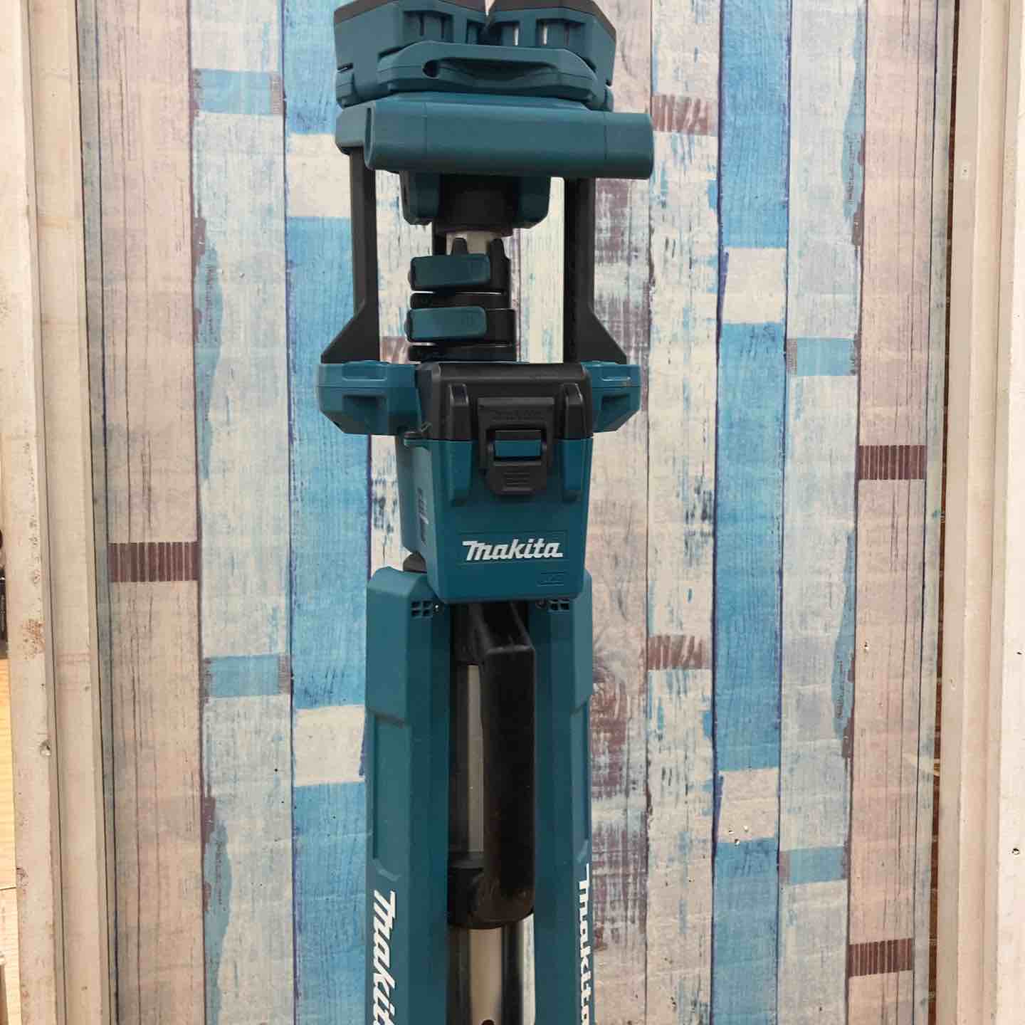 中古】【動作OK】【店頭引取限定】makita マキタ 充電式タワーライト