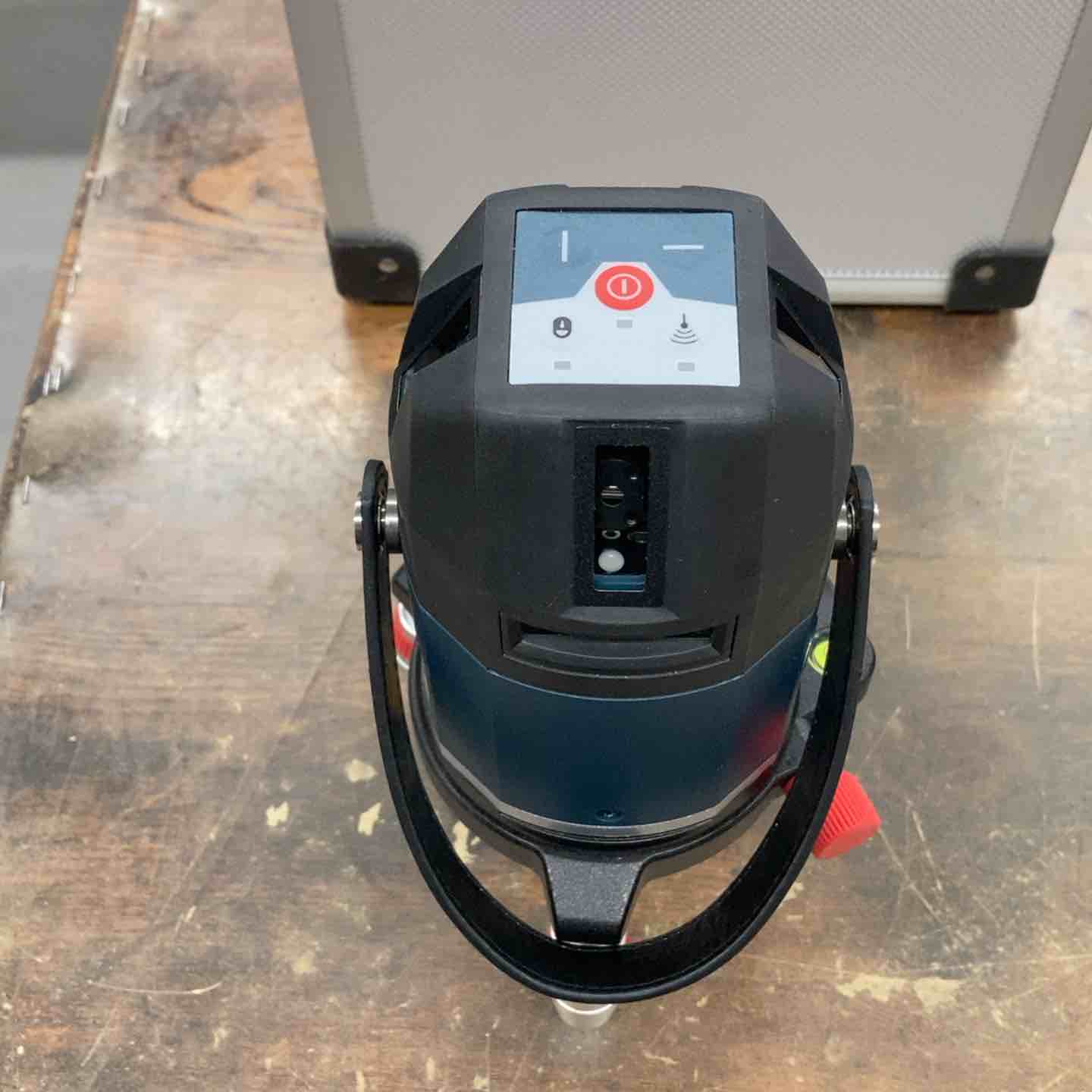 ◇ボッシュ(BOSCH) 電子整準レーザー墨出し器 GLL5-40E【戸田店