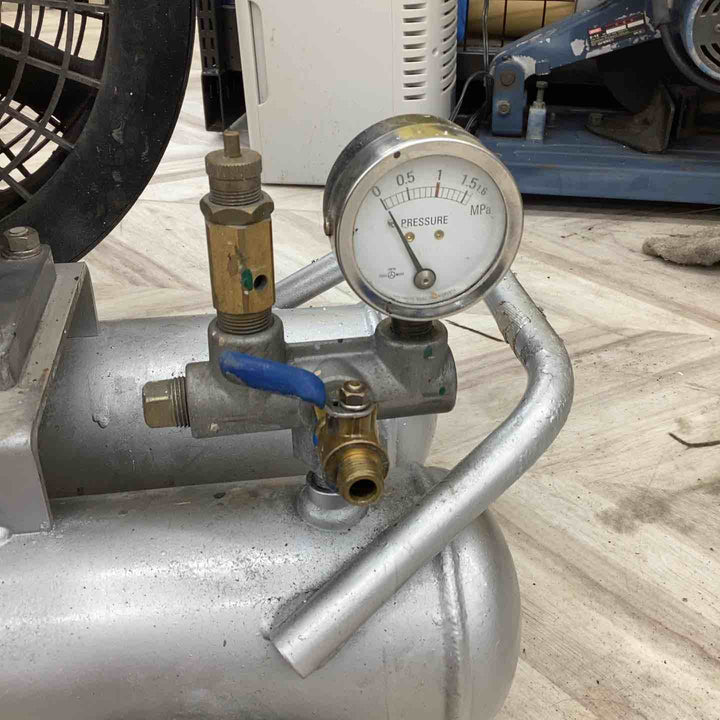 【店頭受取り限定】◇アネスト岩田(iwata) エンジンコンプレッサー COMG L15-10/PLUE15B-10【越谷店】