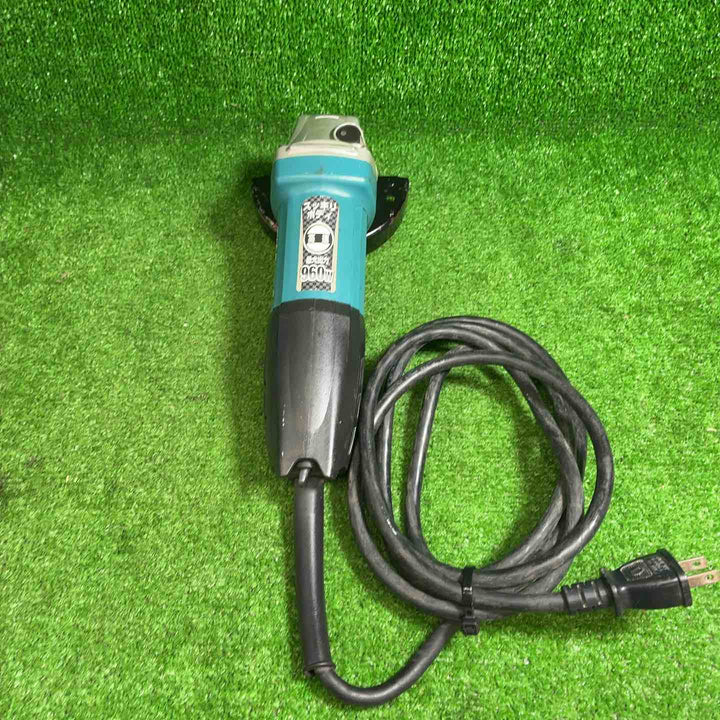 【中古品】 マキタ (makita) 100mmディスクグラインダー GA4031【藤沢店】