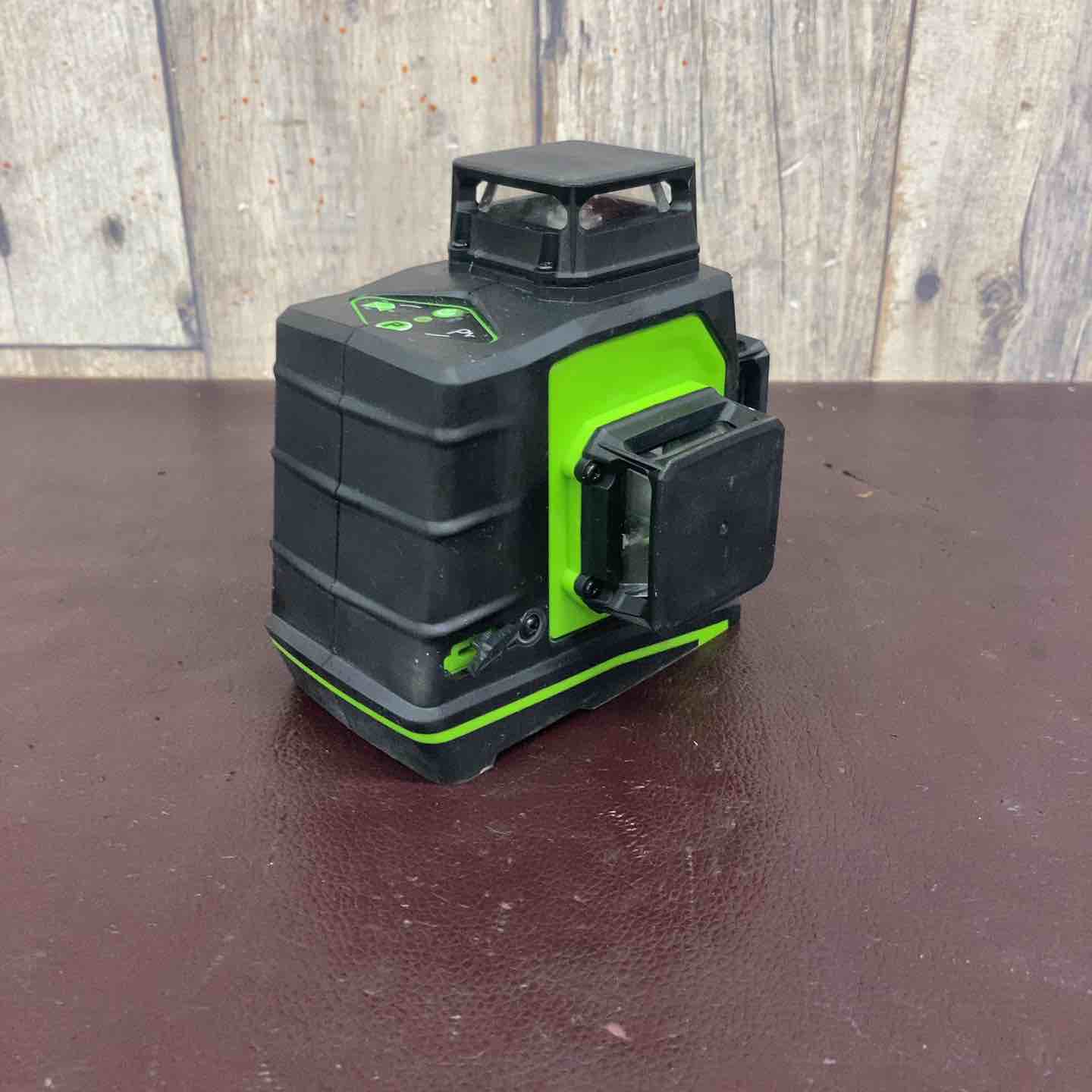 中古品】 Huepar 3x360° レーザー墨出し器 グリーン 緑色 レーザー