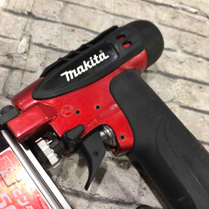 ★マキタ(makita) 高圧ピンネイラ AF501HP【川口店】