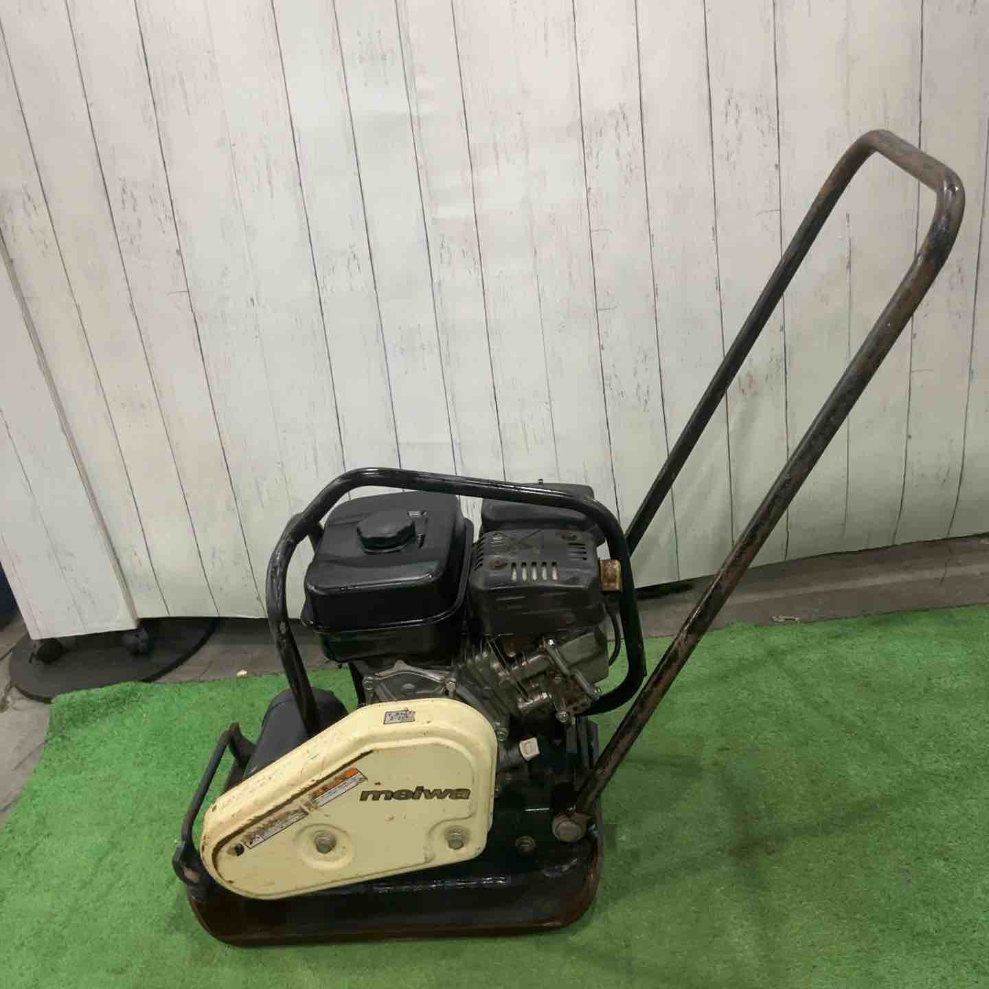 メイワ　明和 KP60A プレートコンパクター【野田愛宕店】【店頭取引限定】【中古】管理番号：IT5GQ319BTMO 店頭受取り限定】◇明和製作所(メイワ/MEIWA) プレートコンパクター