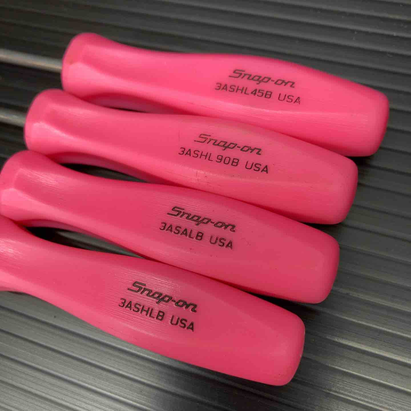 【エコツール豊田インター店】Snap-on/スナップオン 限定シートクリーパー【ピンク】【愛知県/豊田市/工具】 Snap-on H.T (@snap_on_taira) • Instagram photos and videos