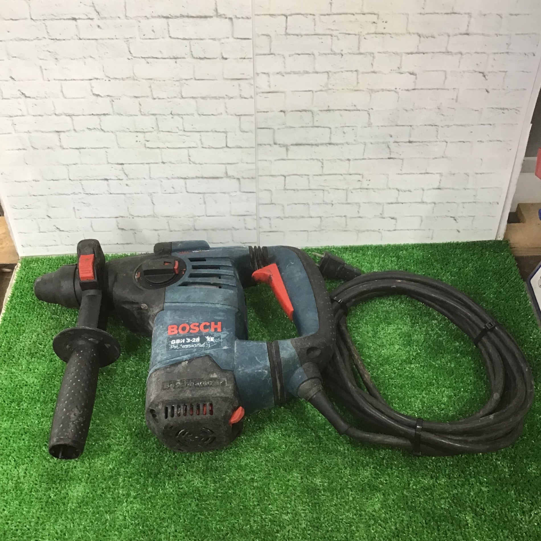 ☆ボッシュ(BOSCH) ハンマドリル GBH3-28DRE【町田店】 – アクトツール