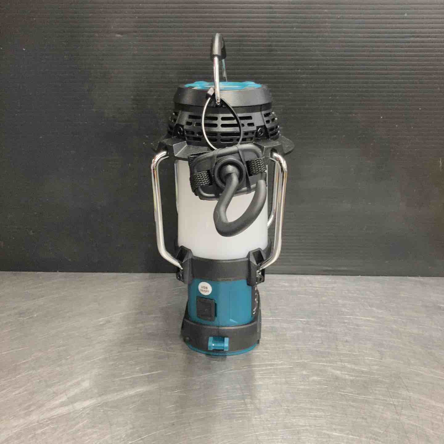 中古美品】 マキタ(makita) コードレスランタン付きラジオ MR054
