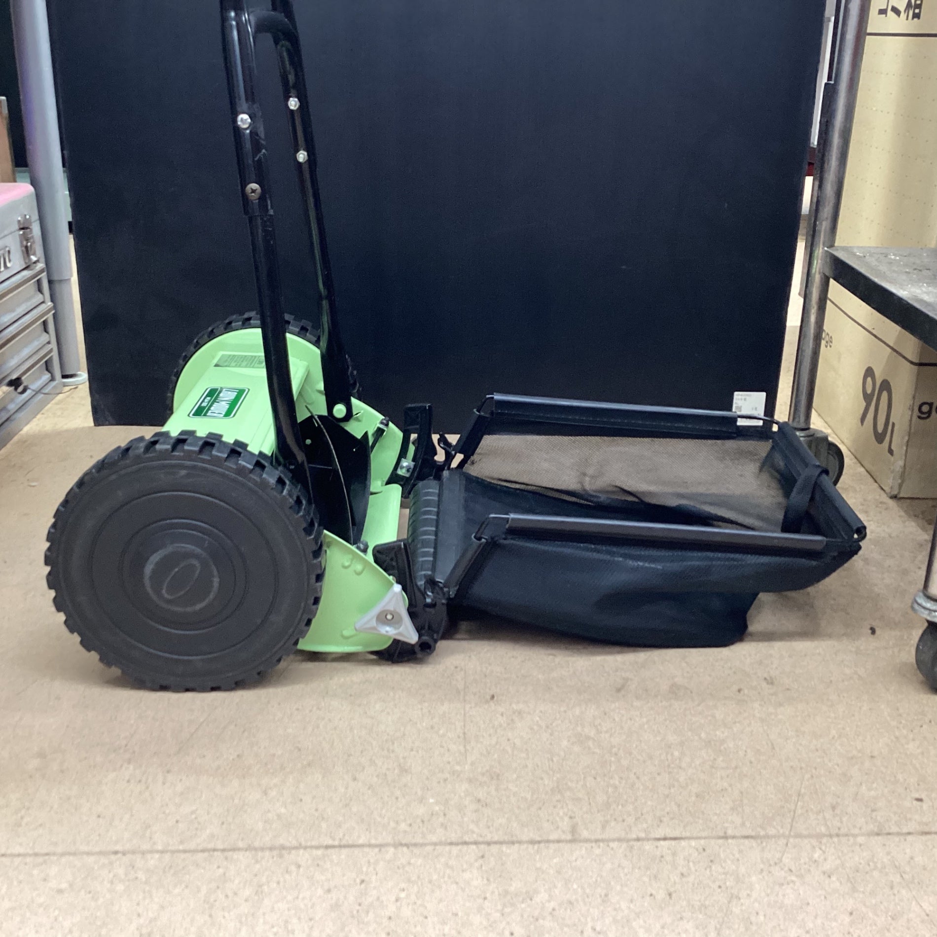 アイリスプラザ 芝刈り機 手動式 MLM-300 グリーン 【東大和店