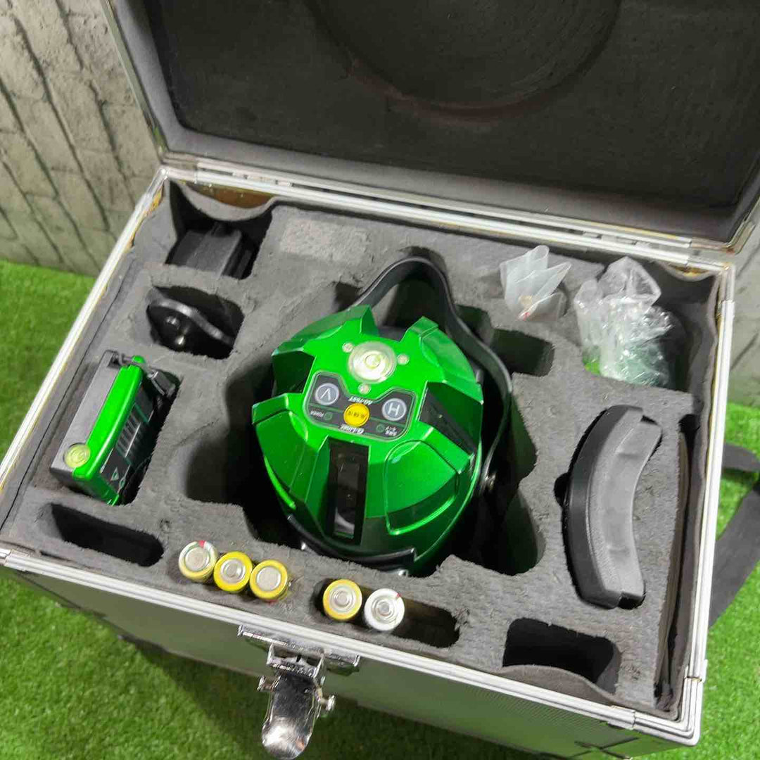 ◇アックスブレーン 高輝度自動探知グリーンレーザー墨出し器 AG-765T 01000257 動作確認済み【川口店】