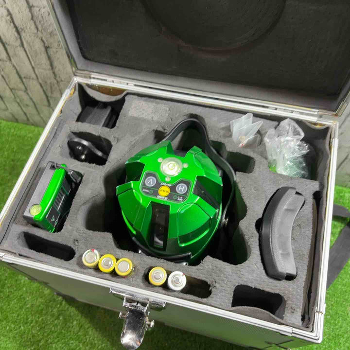 ◇アックスブレーン 高輝度自動探知グリーンレーザー墨出し器 AG-765T 01000257【柏店】