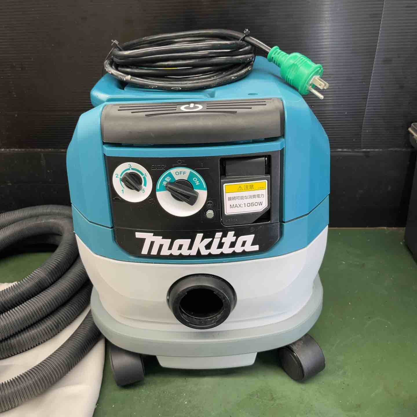 ☆マキタ(makita) 集じん機 乾式 VC0830 連動機能 ホース付属【戸田店