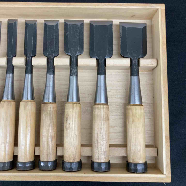 【中古品】 鑿(のみ) 三代目 千代鶴貞秀 別誂 追入十本組 ※希少品 【東大和店】