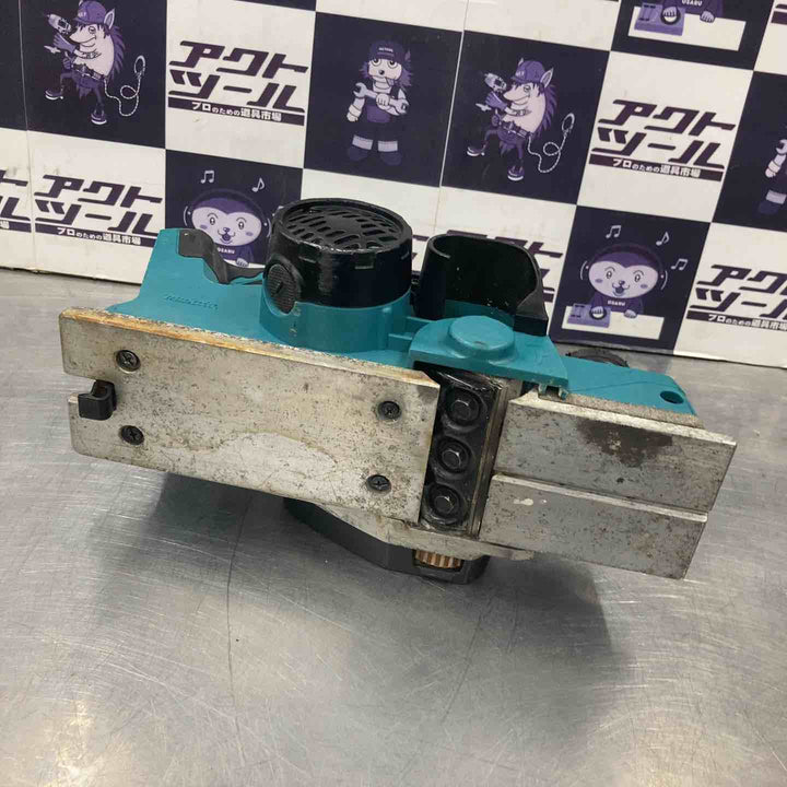★マキタ(makita) コードレスカンナ KP180DZ【藤沢店】