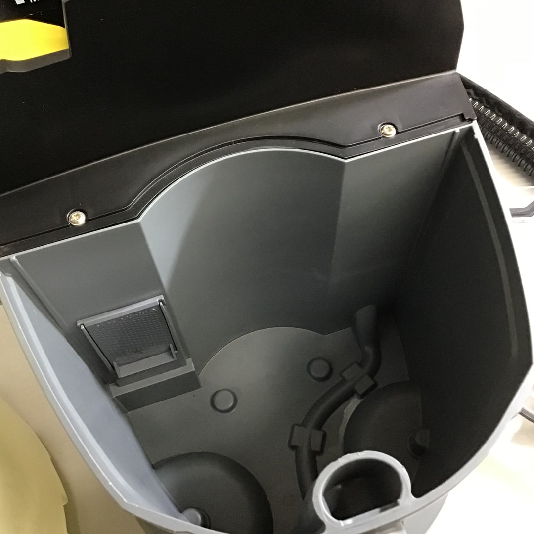 【中古品】★送料無料★ ケルヒャー KARCHER カーペットクリーナー Puzzi8/1C 【戸田店】