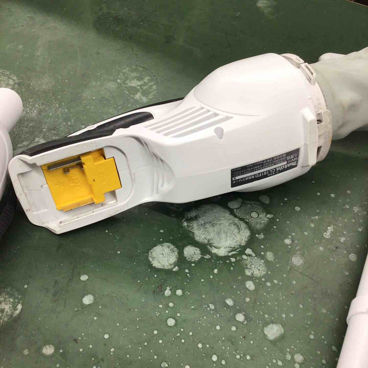 ☆マキタ(makita) コードレスクリーナー CL181FDZW【戸田店】