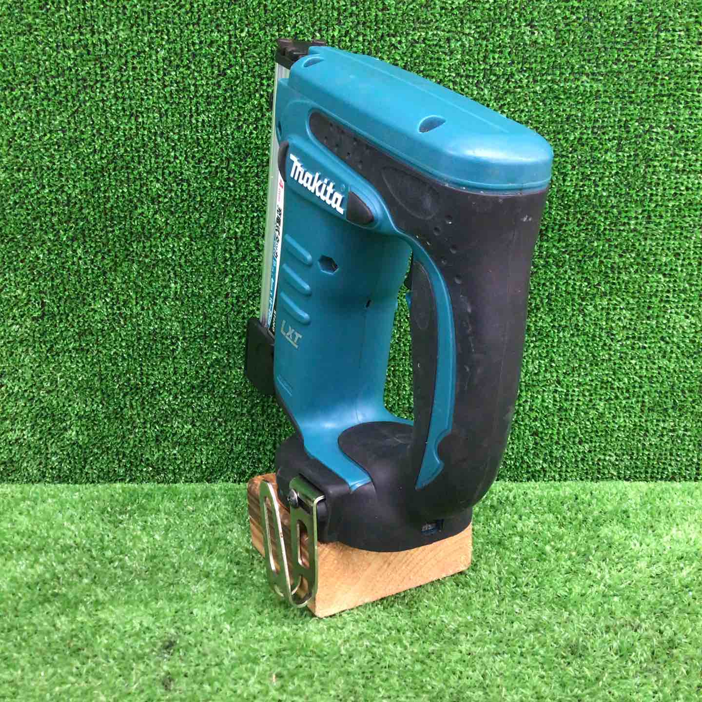 中古品】 マキタ/makita コードレスタッカー ST420DZ 【鴻巣店
