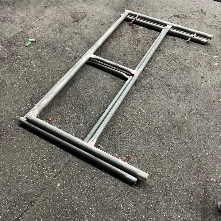 【店頭受取り限定】※※備考欄要確認※※　メーカー不明　ローリングタワー　段数不明　※※サビあり※※【桶川店】