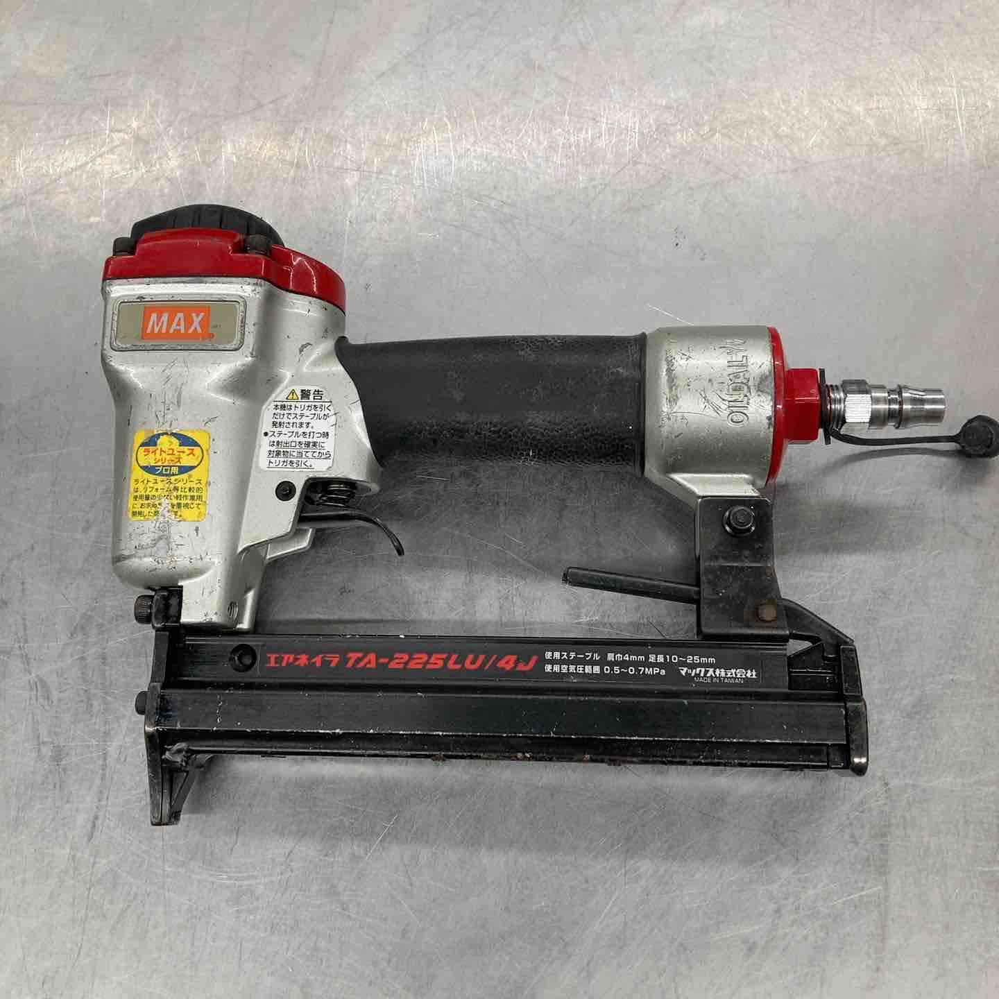 ✨MAX　中古　TA-225LU/10J　常圧タッカ　エアタッカ　本体のみ✨うるま市田場✨ マックス（MAX） 常圧タッカ TA-225LU/10J (10Jステープル、10〜25mm