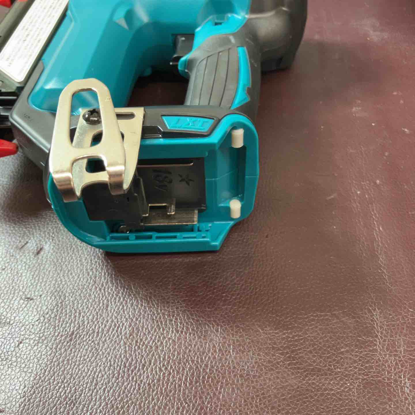 中古品】☆マキタ(makita) コードレスピンネイラ PT353DRG 18V【東大和