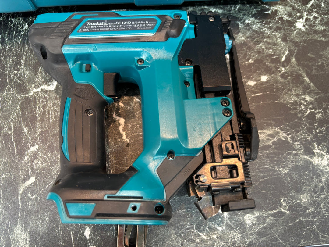 ★マキタ(makita) コードレスタッカー ST121DZK【八潮店】