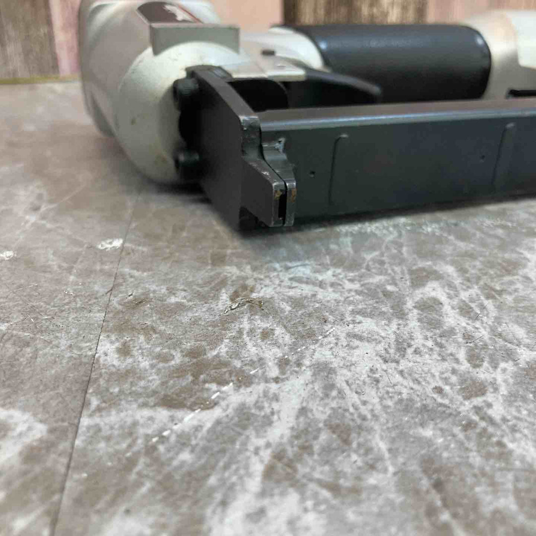 【中古品】★マキタ(makita) 4mm常圧エアタッカ AT425BZK【八潮店】