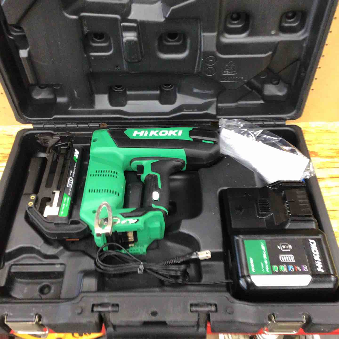 ハイコーキ(HIKOKI ※旧:日立工機) コードレスフロアタッカー ハイコーキ(HIKOKI ※旧:日立工機) コードレスフロアタッカー