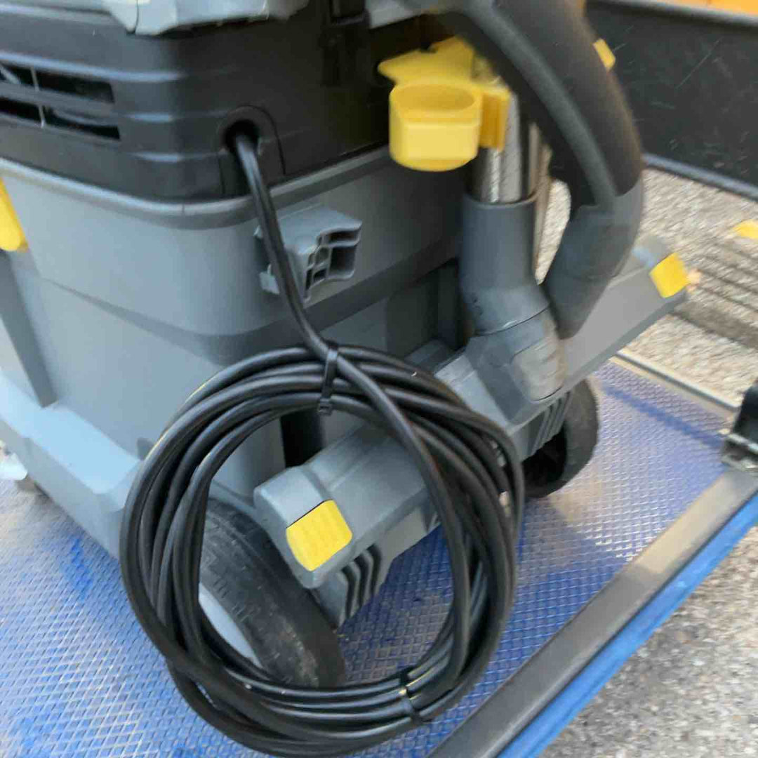 【店頭受取り限定】ケルヒャー(KARCHER) 業務用 乾湿両用バキュームクリーナー NT 30/1 Tact 帯電防止(1.148-208.0) ※型式恐らく【草加店】