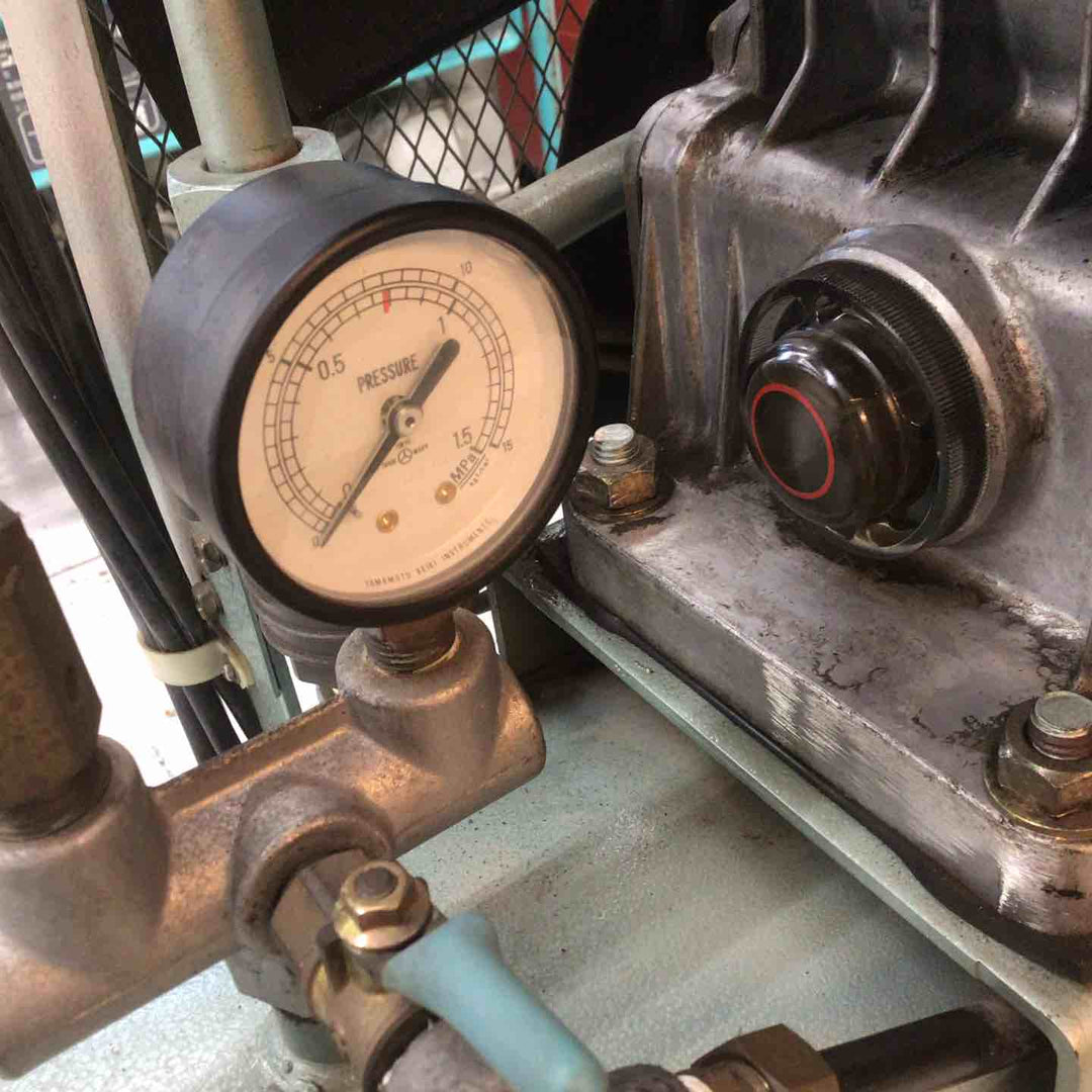 【中古品 / 店頭受取り限定】 アネスト岩田/IWATA レシプロコンプレッサー OCS-265P-1D 三相200V 2馬力 【鴻巣店】