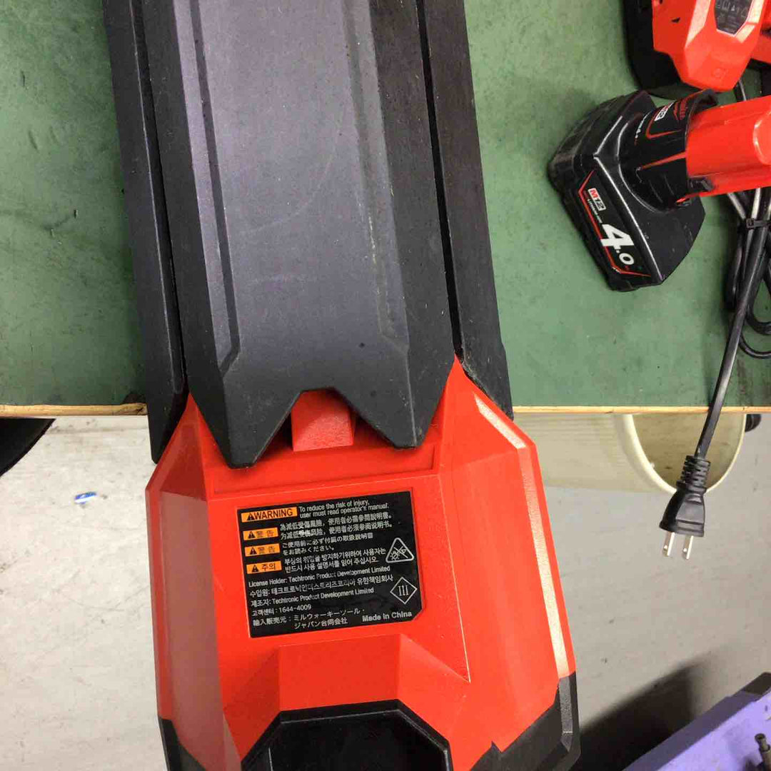 ミルウォーキー スタンドライト M12 傷あり 充電器 バッテリ1個割れあり【戸田店】