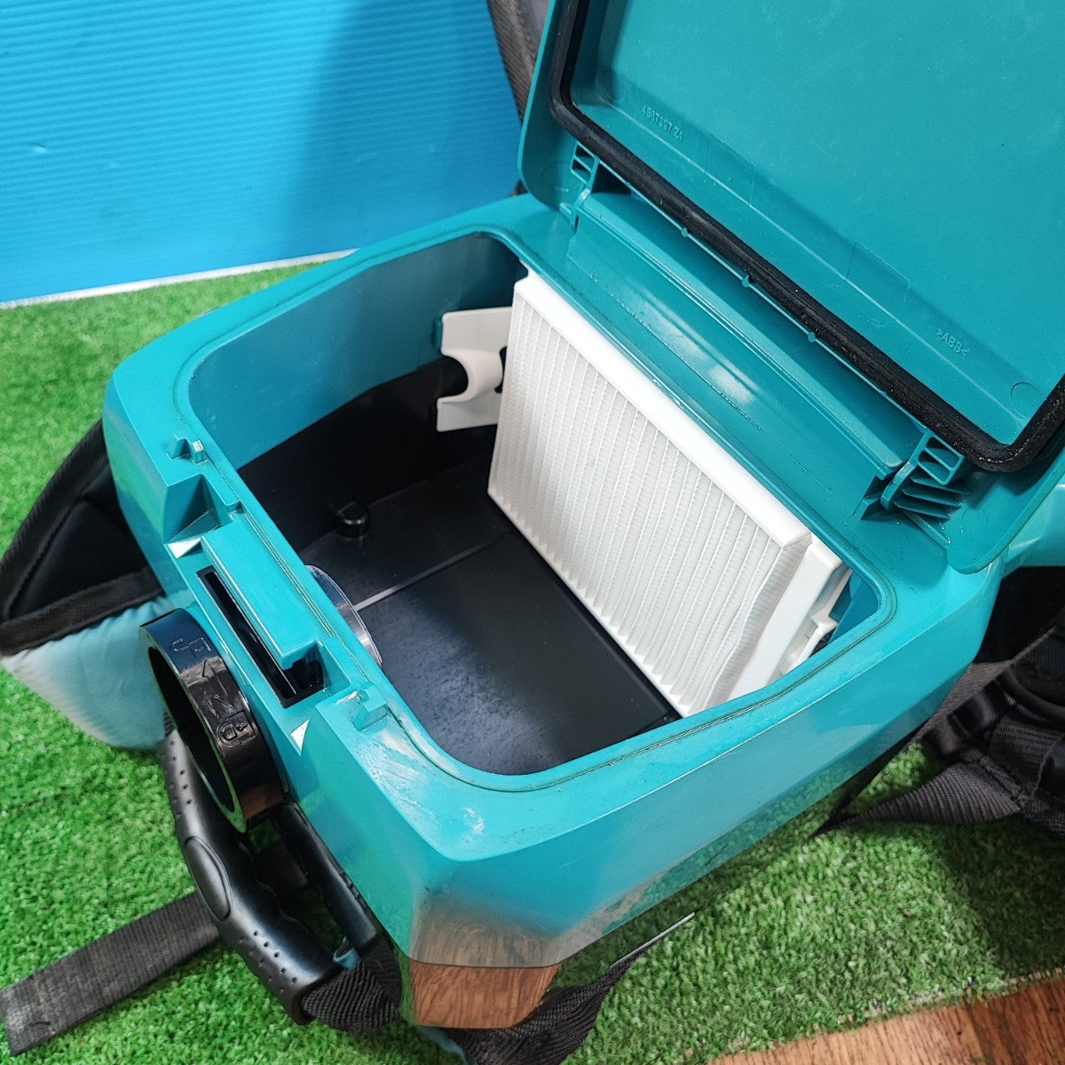 ☆マキタ(makita) コードレス背負い集じん機 VC260DZ【岩槻店