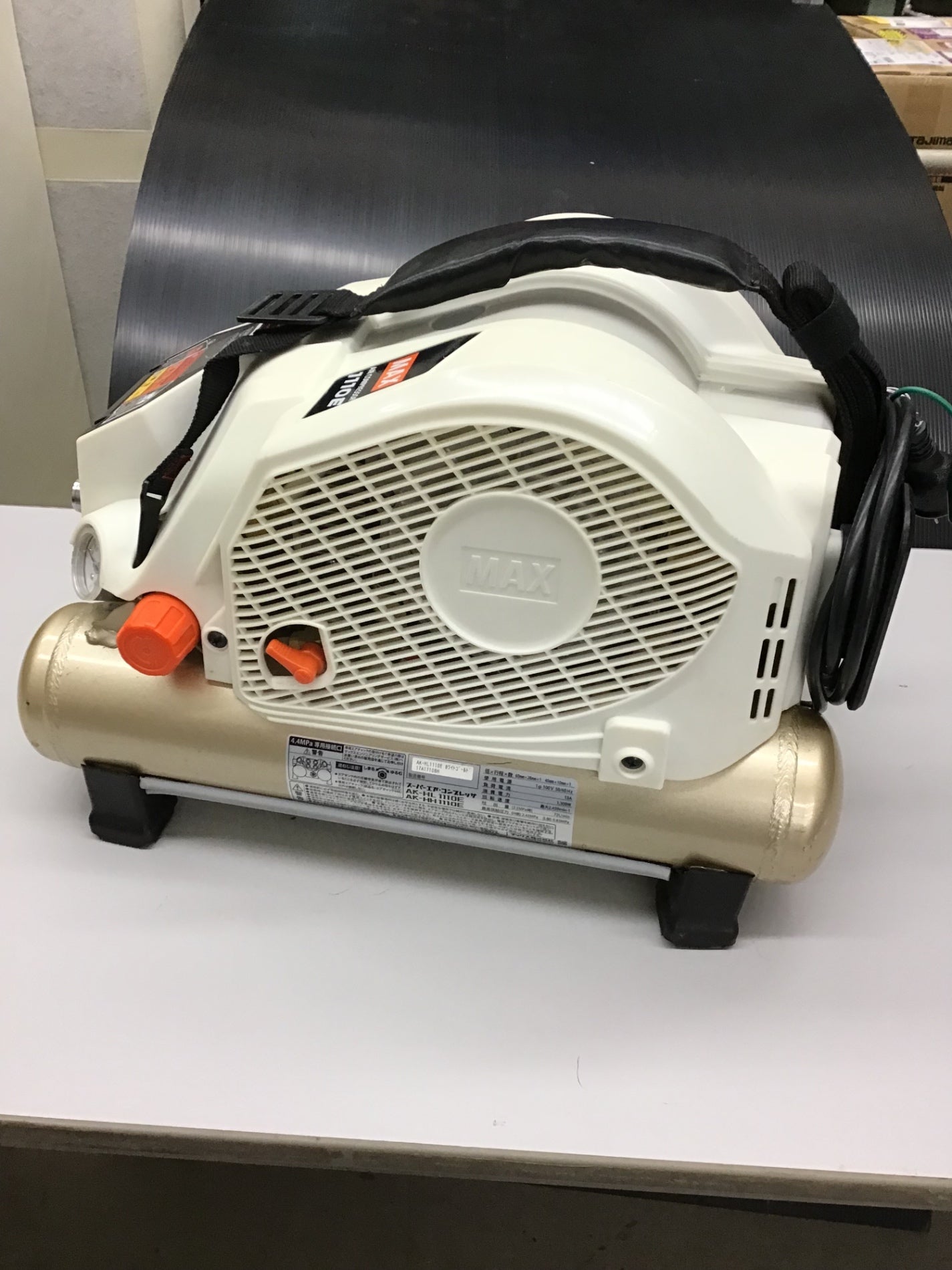 ☆マックス(MAX) エアコンプレッサー AK-HL1110E【戸田店】 – アクト