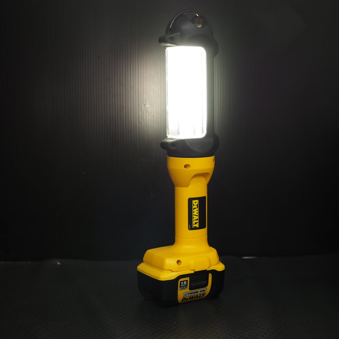 【中古品】DeWALT/デウォルト　18V充電式ランタン　DC527【鴻巣店】
