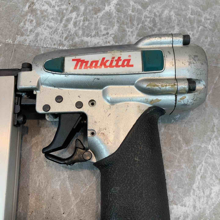★マキタ(makita) 常圧ピンネイラ AF351【八潮店】