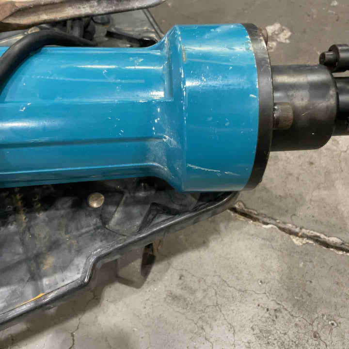 【店頭受取り限定】★マキタ(makita) 電動ハンマ HM1812【川口店】