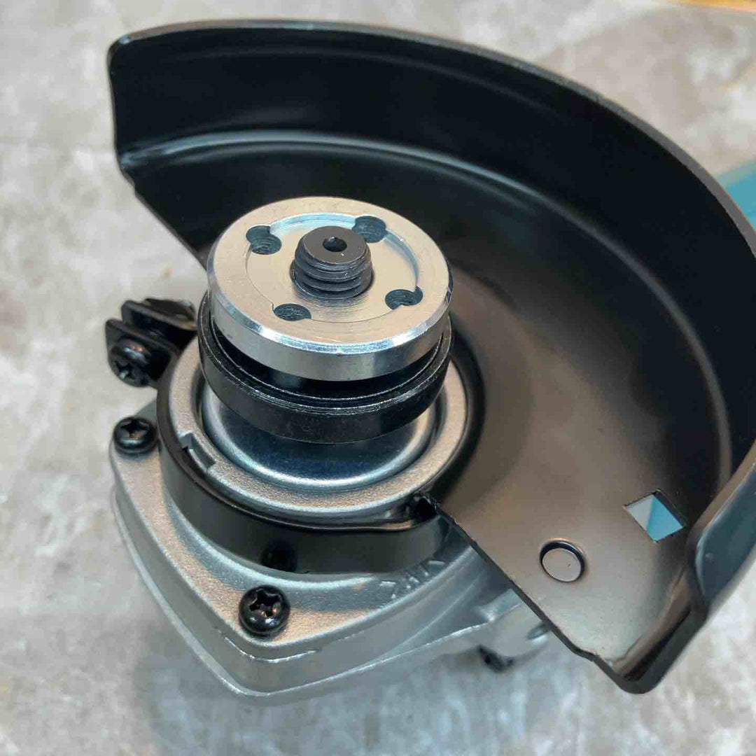 ☆マキタ(makita) コードレスディスクグラインダ GA402DZ 18V【八潮店】