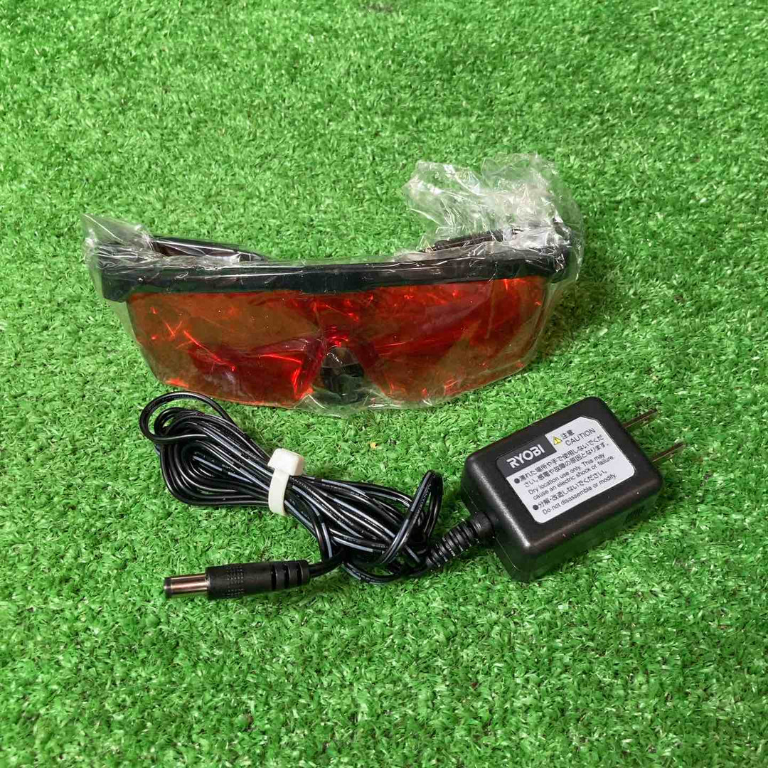 ◇リョービ レーザー墨出器 635nm赤色半導体レーザ 作業範囲:屋内約10m/屋外約25m 収納ケース付 HLL-700 受光器付き！【岩槻店】