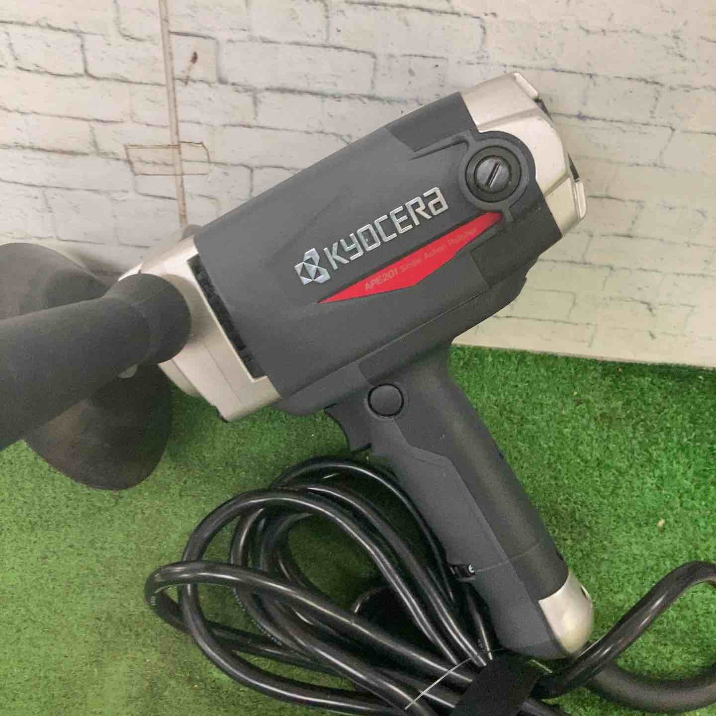 【人気商品】京セラ(Kyocera) 旧リョービ プロ用 ポリッシャー APE2 京セラ(リョービ) ポリッシャー(研磨 車磨き 艶出し) APE201 646750A