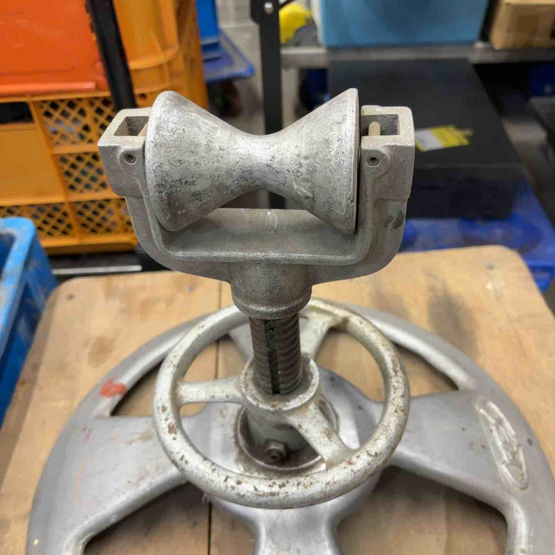 【店頭受取り限定】REX/レッキス工業 パイプ受け台 受台 パイプマシン 切断作業 配管作業 工事 型番不明八潮店】