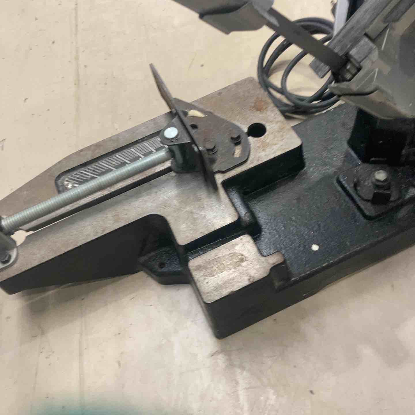 店頭受取り限定】☆マキタ(makita) ポータブルバンドソー 2107FW【町田
