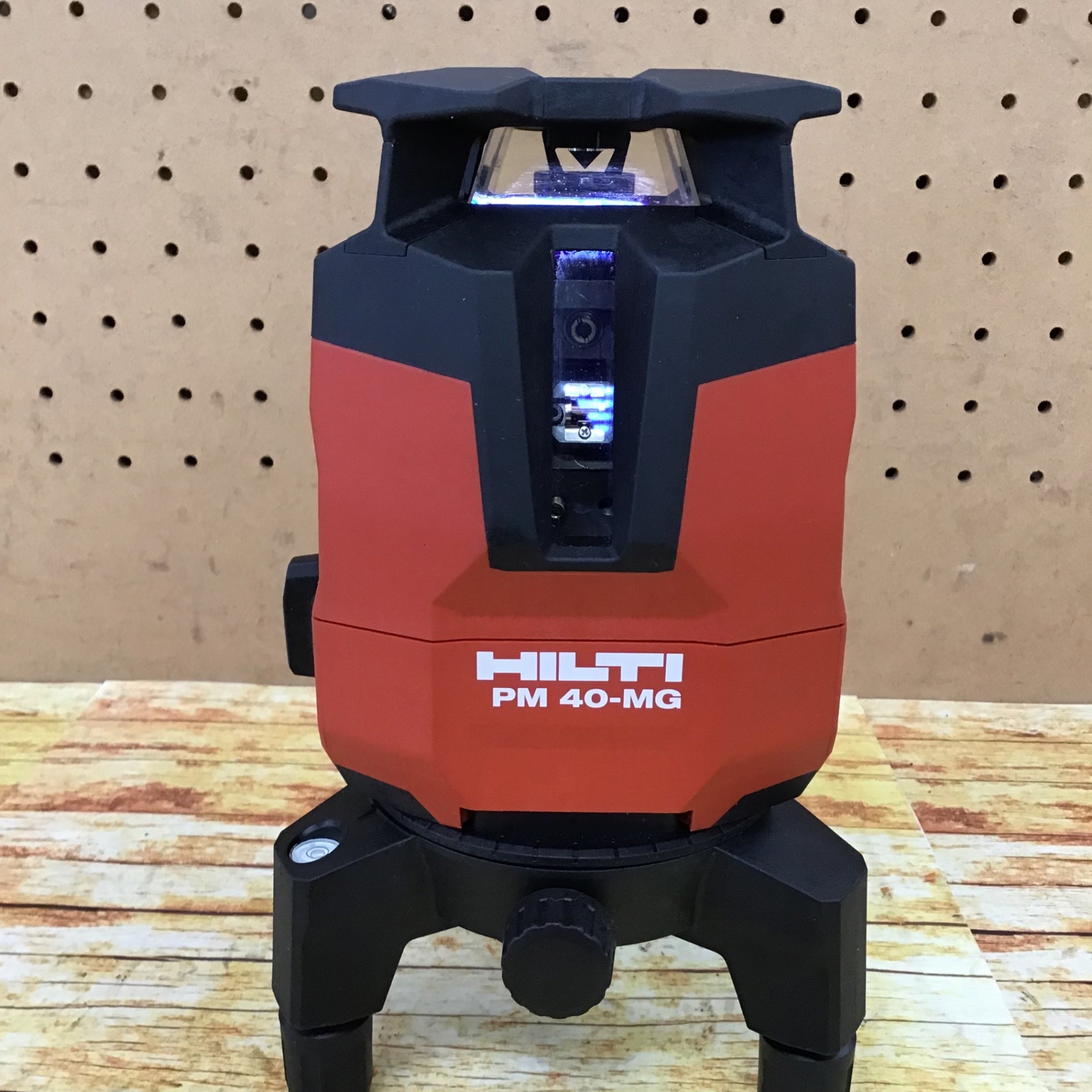 ヒルティ(HILTI) マルチラインレーザー PM40-MG【川崎店】