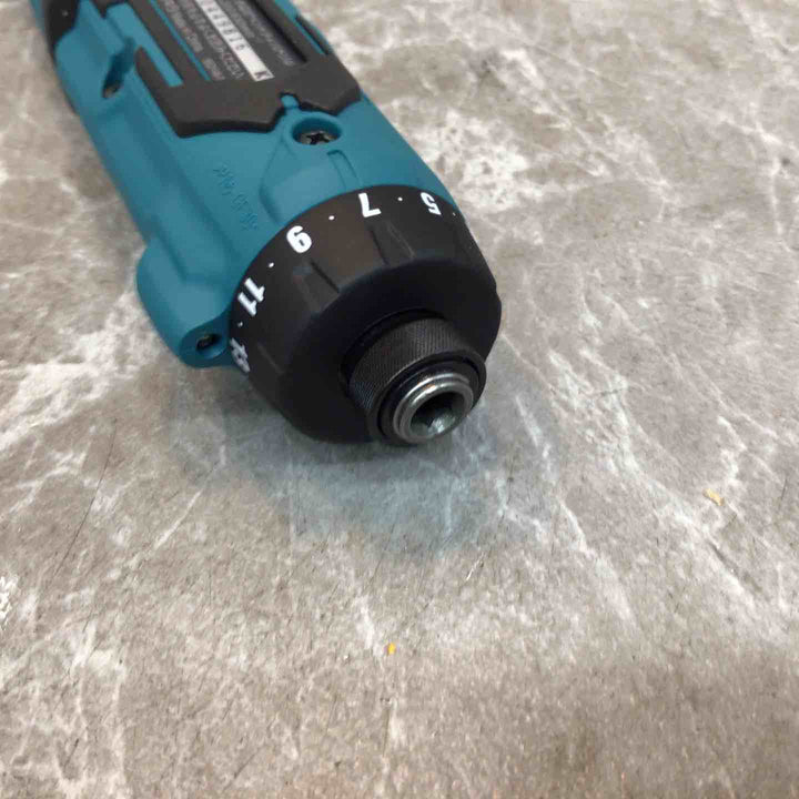 【未使用品】★マキタ makita 7.2V コードレスドリルドライバー DF012DSHX バッテリー2個付【八潮店】