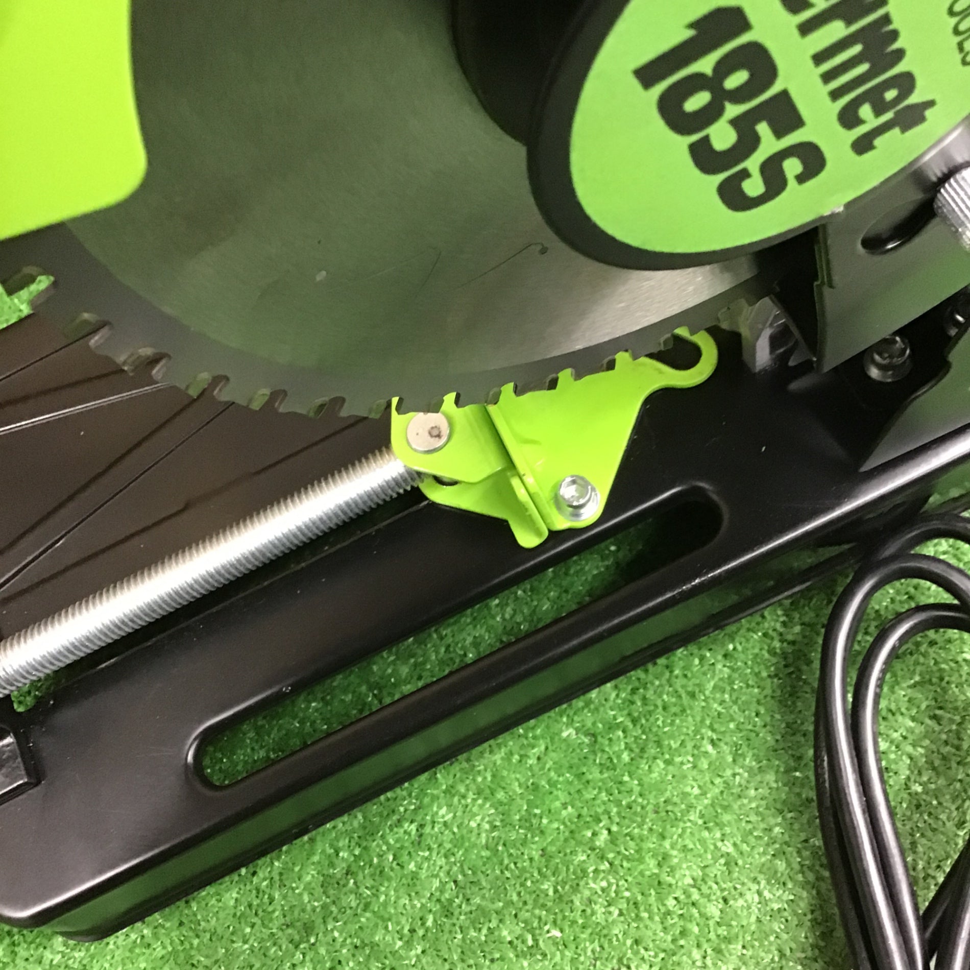〇育良精機(IKURA) 185mmサーメントチップソーカッター ISK-CTC185