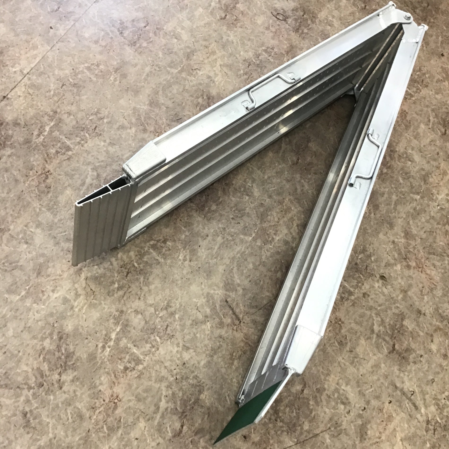 店頭受取り限定】〇昭和 アルミブリッジ SGW-240-30-0.3S セーフベロ型