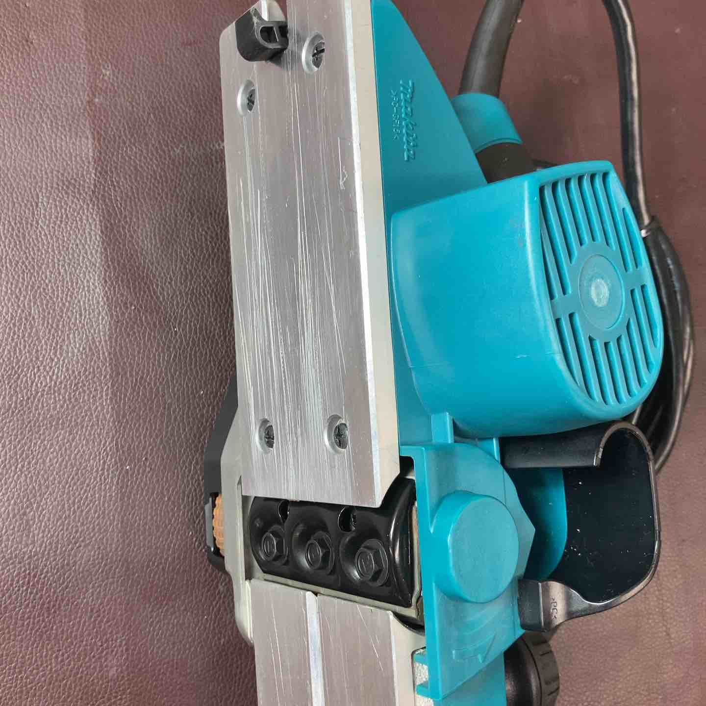 中古品】 マキタ(makita) 電気カンナ KP0800A 【東大和店】 – アクト