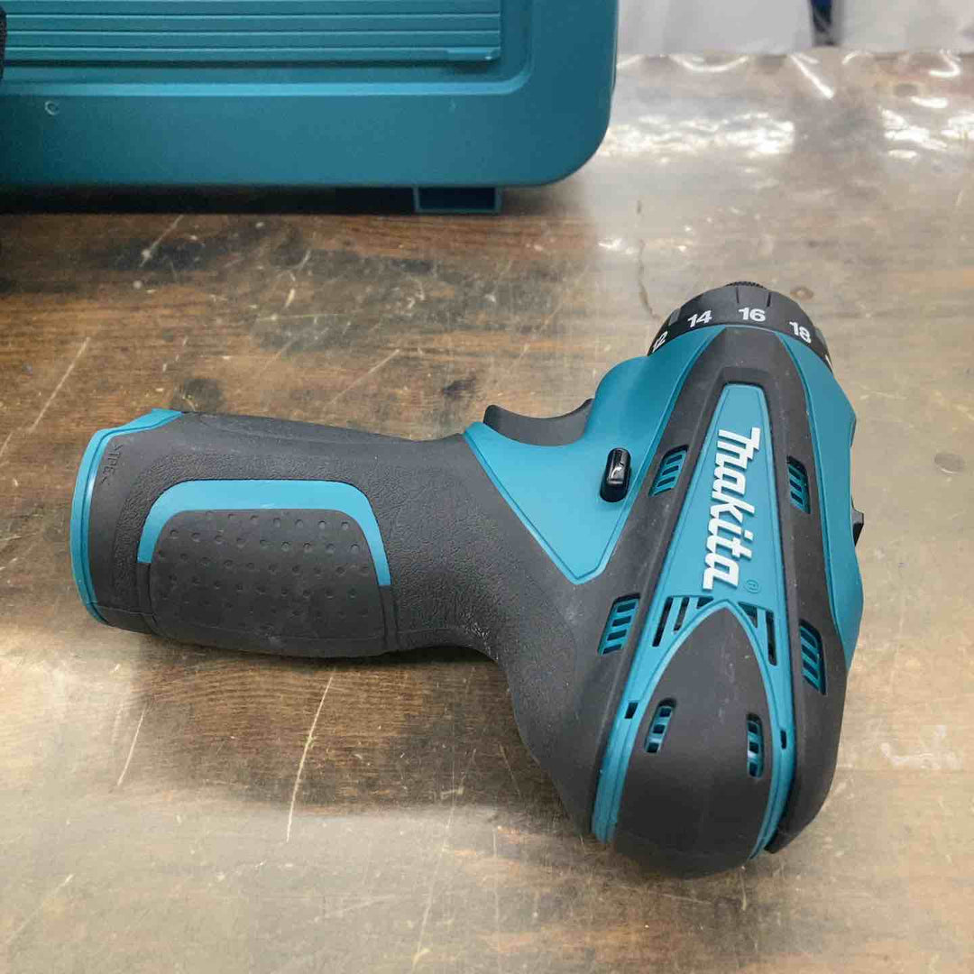 ☆マキタ(makita) コードレスドリルドライバー DF030DWX【戸田店】