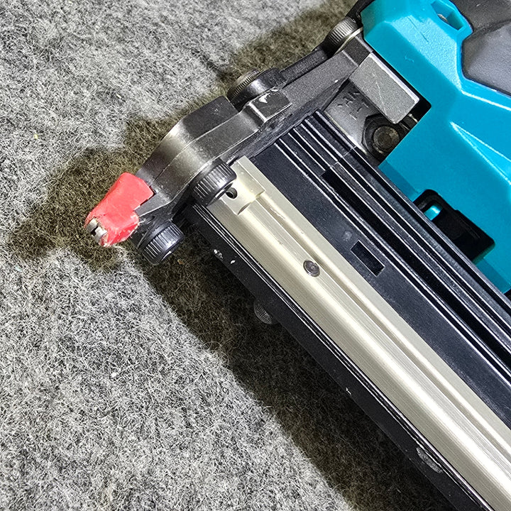 【中古品・バッテリ付き！】マキタ(makita) コードレスピンネイラ PT353DZK【桶川店】