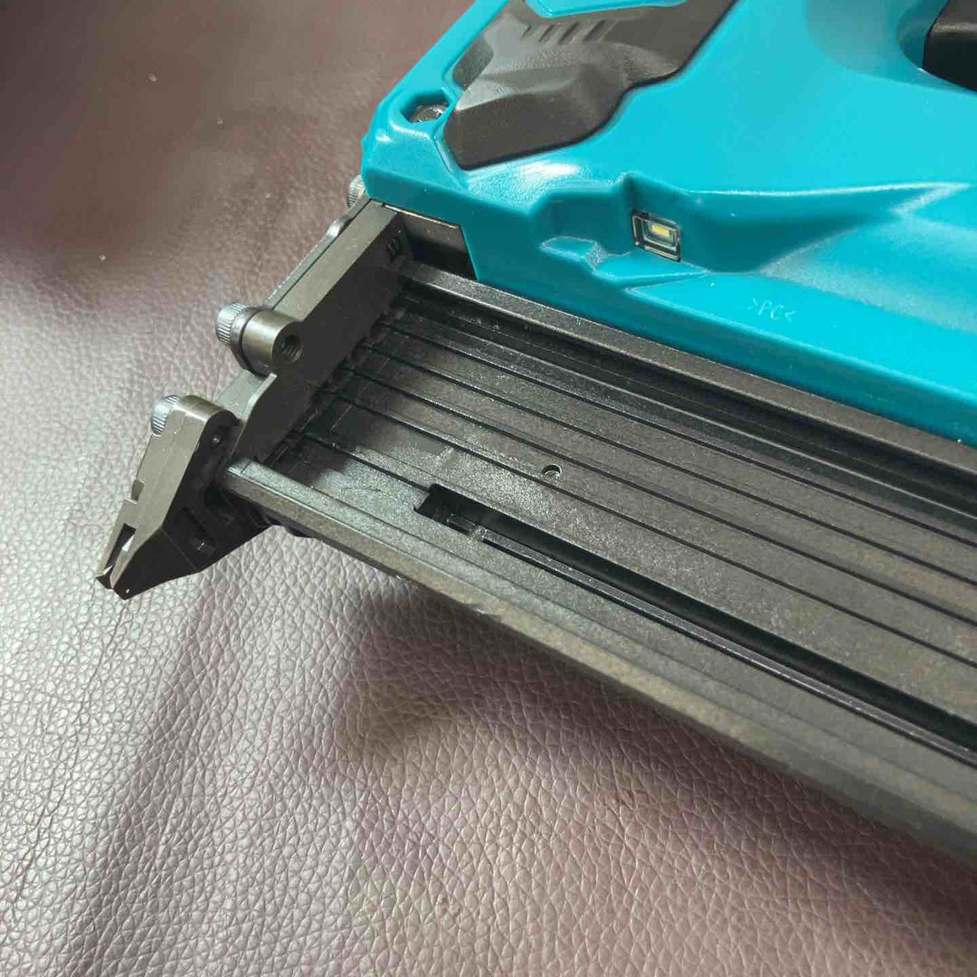【中古品】★マキタ(makita) コードレスフィニッシュネイラ FN350DRG【東大和店】