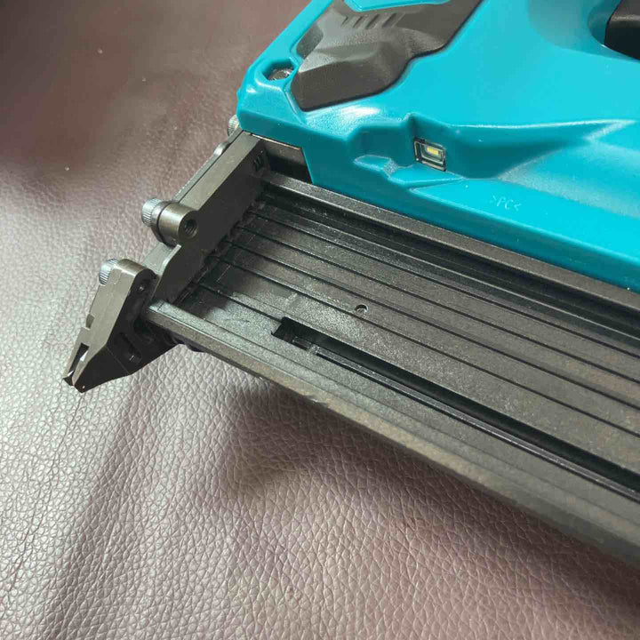【中古品】★マキタ(makita) コードレスフィニッシュネイラ FN350DRG【東大和店】