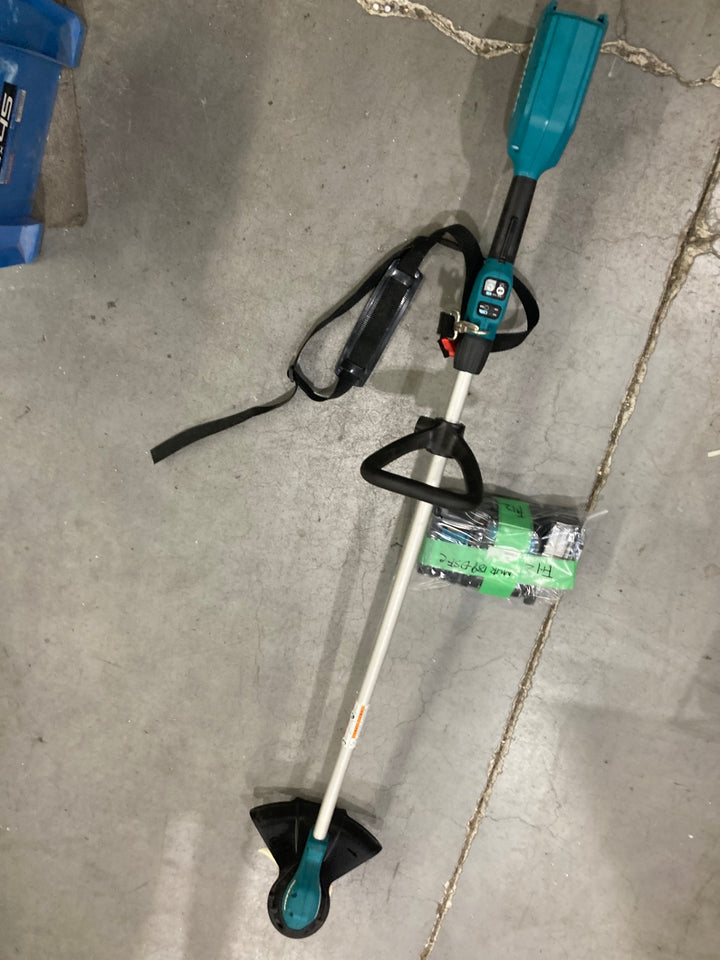 【店頭受取り限定】〇マキタ(Makita) 充電式草刈機 18V3Ah バッテリ・充電器付 MUR189DSFC 青【川口店】