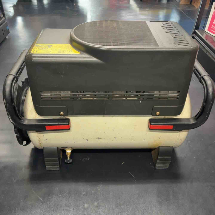 マキタ makita エアコンプレッサ 常圧 エアーコンプレッサー AC9001 満充填-約1分10秒【藤沢店】